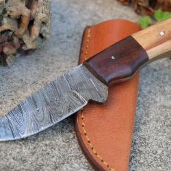 Couteau Skinner Lame Acier Damas 256 Couches Manche 2 Bois Etui Cuir Fabr Artisanale 01