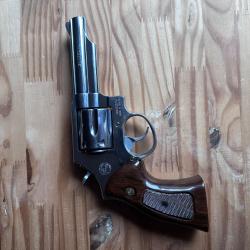 Revolver Taurus 82 S Inox 4" Cal. 38 SP