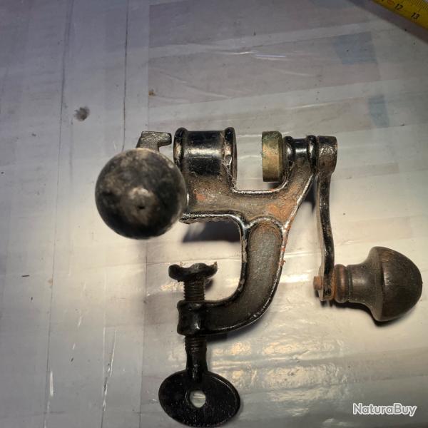 Ancien sertisseur calibre 12 mm
