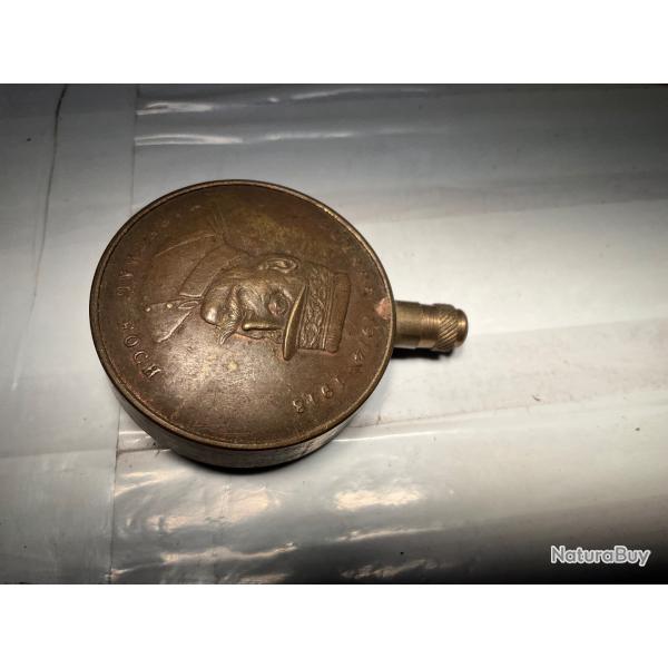Ancien r�servoir essence briquet poilu