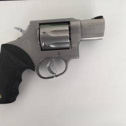 R&eacute;volver 357 magnum / 38 sp&eacute;cial Taurus 617