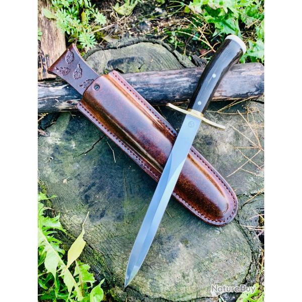 dague de chasse d'artisan / corne d'antilope, ivoire de phacoch�re / lame inox