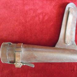 Etui de cuir de selle d'Officier pour fiole &agrave; alcool 1 &egrave;re GM .( collection ) .