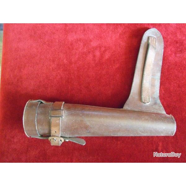 Etui de cuir de selle d'Officier pour fiole � alcool 1 �re GM .( collection ) .
