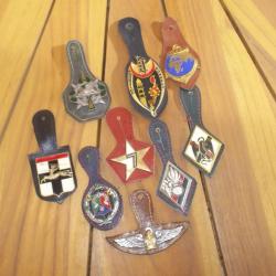 lot de neuf pucelles regimentaire diverses armes
