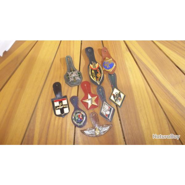 lot de neuf pucelles regimentaire diverses armes