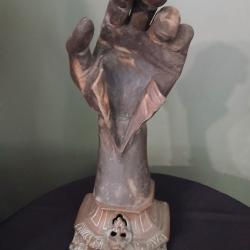 Sculpture en bois    " la main " expressionniste d'&Eacute;lie  (1937-2009)