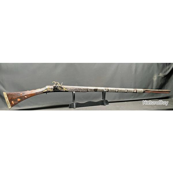ANCIEN FUSIL A SILEX MOUKHALA ALGERIEN, XVIII ET XIX� SIECLE, SUPERBEMENT DECORE, A VOIR