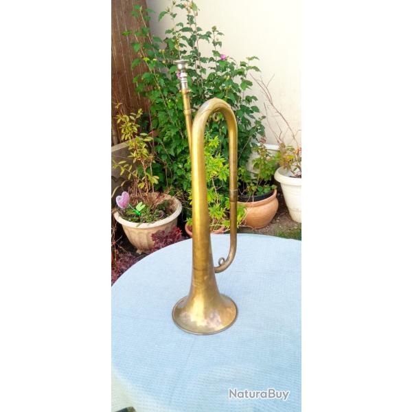 Clairon bugle militaire ancien Couesnon � Paris