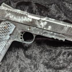 Colt 1911 [Combat Winter Custom] +2 chargeurs