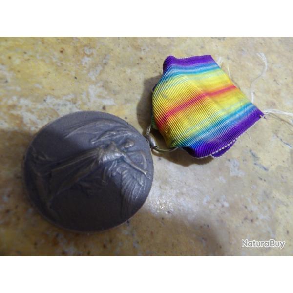 MEDAILLE INTERALLIEE comm�mo DE LA VICTOIRE GRANDE GUERRE 1914-1918  ANGLAIS Britannique