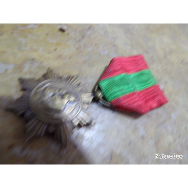 m�daille fran�aise la Patrie reconnaissante des m�res et familles nombreuses ordre civil