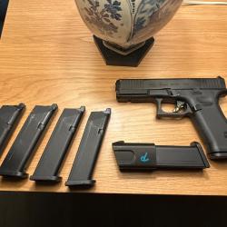 Glock 17 Gen5 MOS V1 - GHK/Umarex