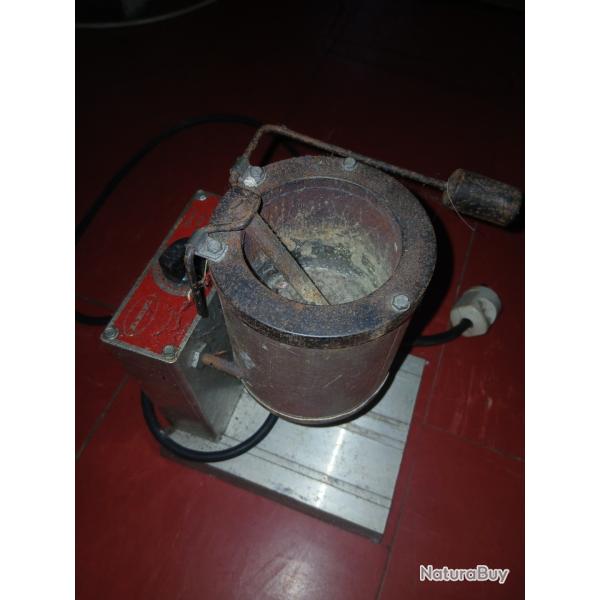 four � plomb �lectrique Lee Precision (probablement un mod�le Production Pot IV ou Pro 4-20).