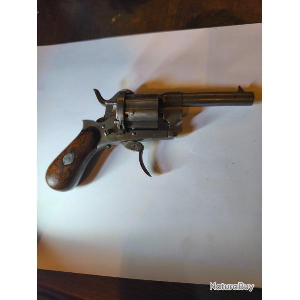 Superbe revolver de poche � broche 7 mm syst�me lefaucheux ELG m�canique parfaite canon et chambre m