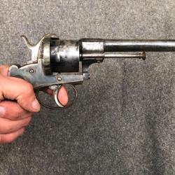 JOLI REVOLVER &Agrave; BROCHE 9mm