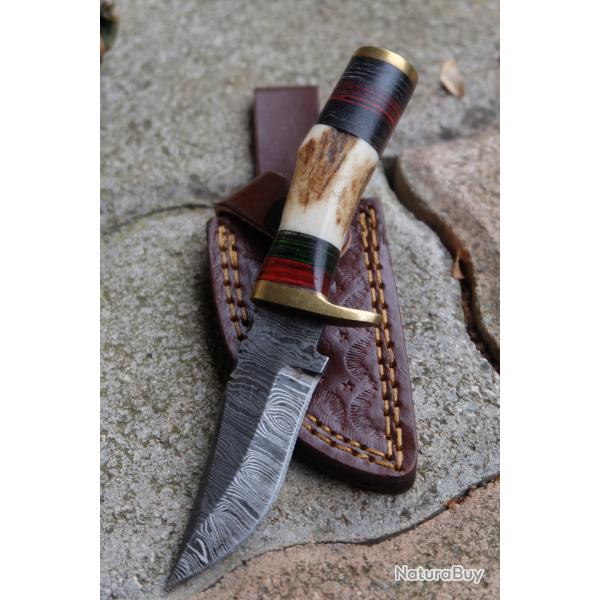 Couteau Little Skinner Damas Lame Acier 256 Couches Manche Bois de Cerf Fabr Artisanale Etui Cuir