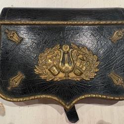 Giberne de musicien militaire XIXe si&egrave;cle - D&eacute;cors lyres laiton dor&eacute;