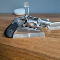 joli revolver type bull dog hammerless cal 320 PN