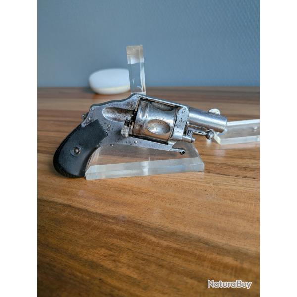 joli revolver type bull dog hammerless cal 320 PN
