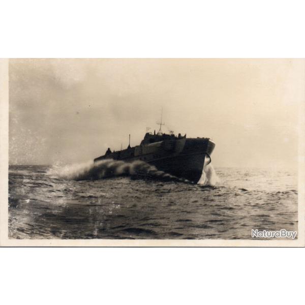 Carte postale vintage d'un Schnellboot allemand- N�8979