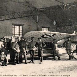 Carte postale ancienne Avord Cher Centre Militaire d'Aviation - N&deg;8989