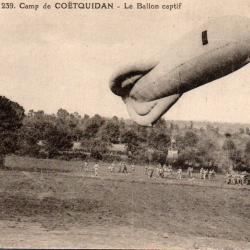 Carte postale ancienne - Camp de Co&euml;tquidan - Le Ballon captif- N&deg;8997