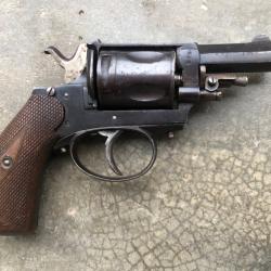 Excellent revolver de police calibre 7,5 suisse pour le march&eacute; civil vers 1890