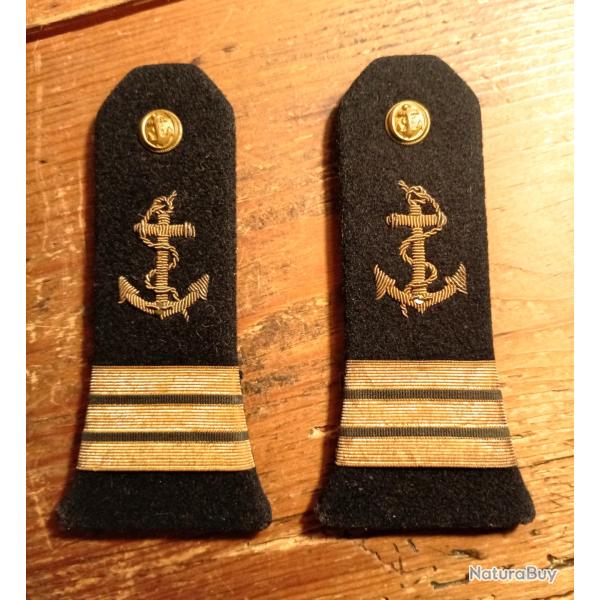 MILITARIA, paire de pattes d'�paules de capitaine de corvette de la Marine Nationale Fran�aise.