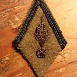 MILITARIA patte de col cadre d'Etat Major de r&eacute;giment d'infanterie, mod&egrave;le 39.
