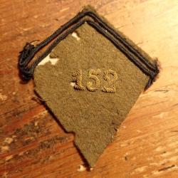 MILITARIA, patte de col du 152&egrave;me r&eacute;giment d'infanterie, entre deux guerres.