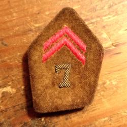 MILITARIA, patte de col de caporal du 7&egrave;me r&eacute;giment d'infanterie, mod&egrave;le 39.