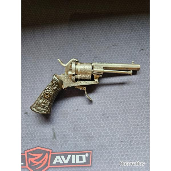 Revolver type lefaucheux XIX travaill� de qualit� cat D