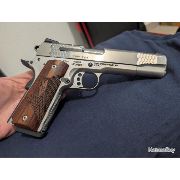 Smith & Wesson SW1911 E-Series - .45 ACP - Canon 5 pouces