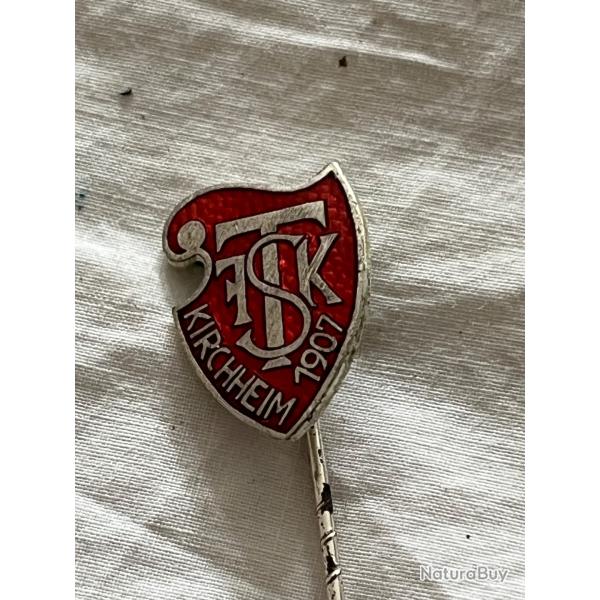 insigne (�pinglette ou badge-tige) du club de sport allemand FT Kirchheim (Freie Turner Kirchheim),