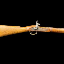 BOIS ET PLATINE COMPL&Egrave;TE FUSIL ENFIELD A POUDRE NOIRE
