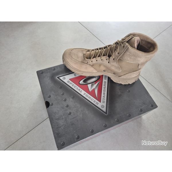 Chaussures tactiques OAKLEY Assault Boot 6" Desert - Neuves