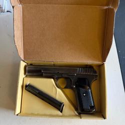 Tokarev tt30 avec bo&icirc;te et chargeur