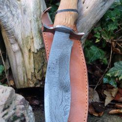 Couteau Kukkri Manche Bois Garde Damas & Lame Acier Damas 256 COuches Etui Cuir Fab Artisanale