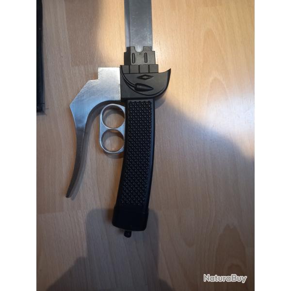 Vends �p�e m�tal segmentarisee le choc des titans avec fourreux