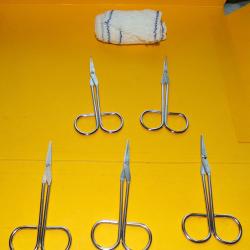 SERVICE DE SANTE : OUTIL MEDICAL LOT DE 5 PAIRES DE PETITS CISEAUX  POUR OPERATION ,BON ETAT  VOIR P