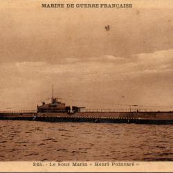 Carte postale ancienne Marine de Guerre Fran&ccedil;aise - Sous-marin Henri Poincar&eacute; -N&deg;3939