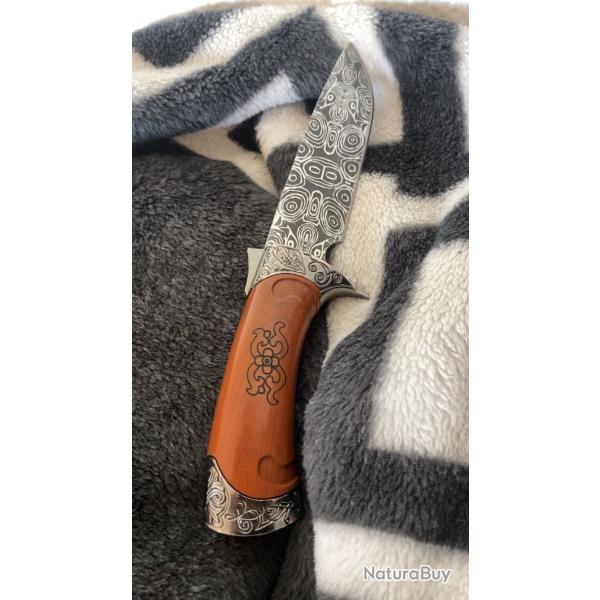 Couteau de chasse avec son �tui