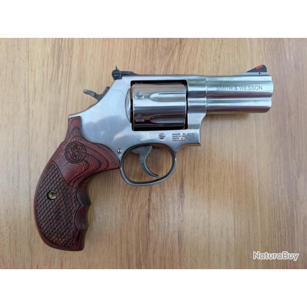 S&W 686 PLUS DELUXE 3" + Hogue + Speedloader