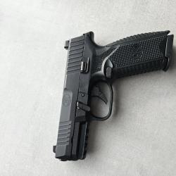 Pistolet semi automatique