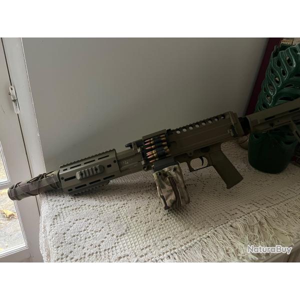 R�plique LMG AQUILA VII SABLE SECUTOR ARMS