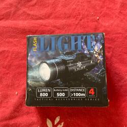 Lampe torche tactique 800 lumens laser vert r&eacute;glable 4 modes d utilisation