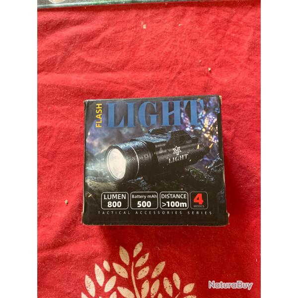 Lampe torche tactique 800 lumens laser vert r�glable 4 modes d utilisation