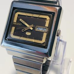 Montre Vintage Seiko 5 Automatique Cal. 6309-5030, Bo&icirc;tier Carr&eacute; R&eacute;tro, Cadran Noir et Or, 1989