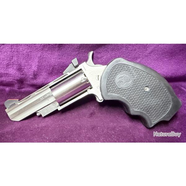 Revolver NAA Black Widow - .22 LR et .22 Magnum - Deux barillets - cat�gorie B
